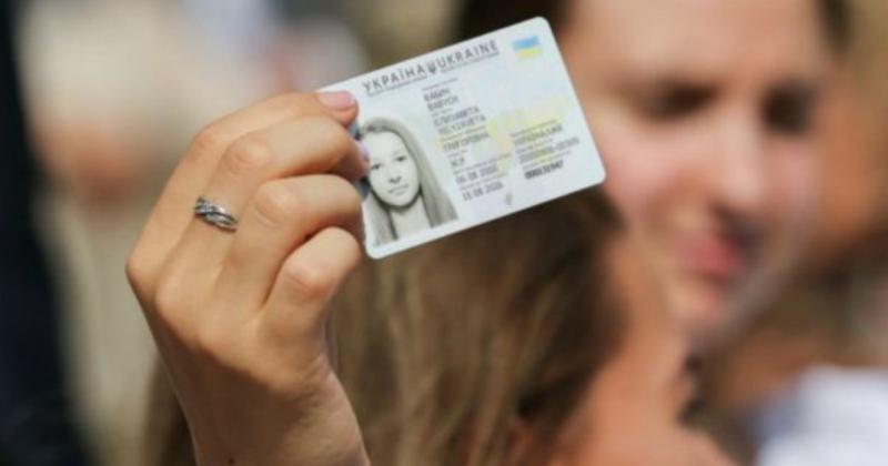 95% українців, що емігрували до Європейського Союзу, на сьогоднішній день не мають можливості отримати громадянство в цих країнах, - заявив Науменко.