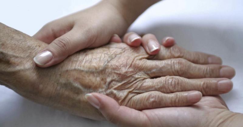 У Китаї створили новий засіб для боротьби зі старінням: які його особливості?