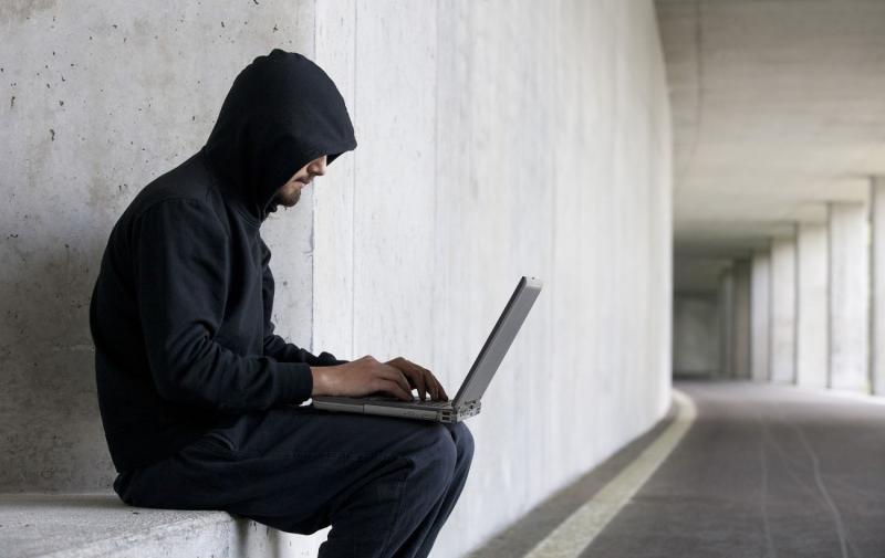 Мольфар з TikTok виявився аферистом: він обманював українців, використовуючи штучний інтелект.