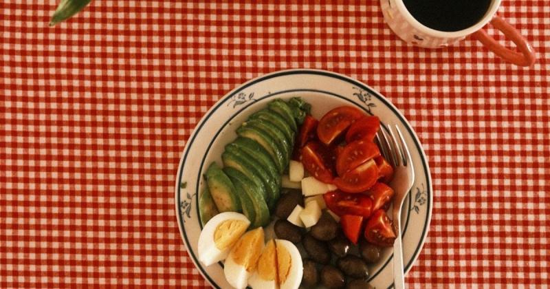 Їжа без електрики та води: хитрощі для приготування швидких і смачних страв під час відключення електроенергії.