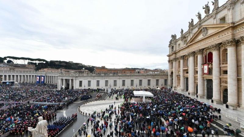Папа Лев XIV з тривогою спостерігає за подіями в Україні і щиро молиться за всіх, хто переживає страждання.