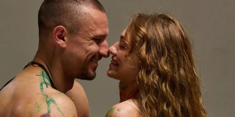 Надін Головчук, тріумфаторка шоу Холостяк, поділилася своїми думками про Тараса Цимбалюка, підкресливши його акторський талант.