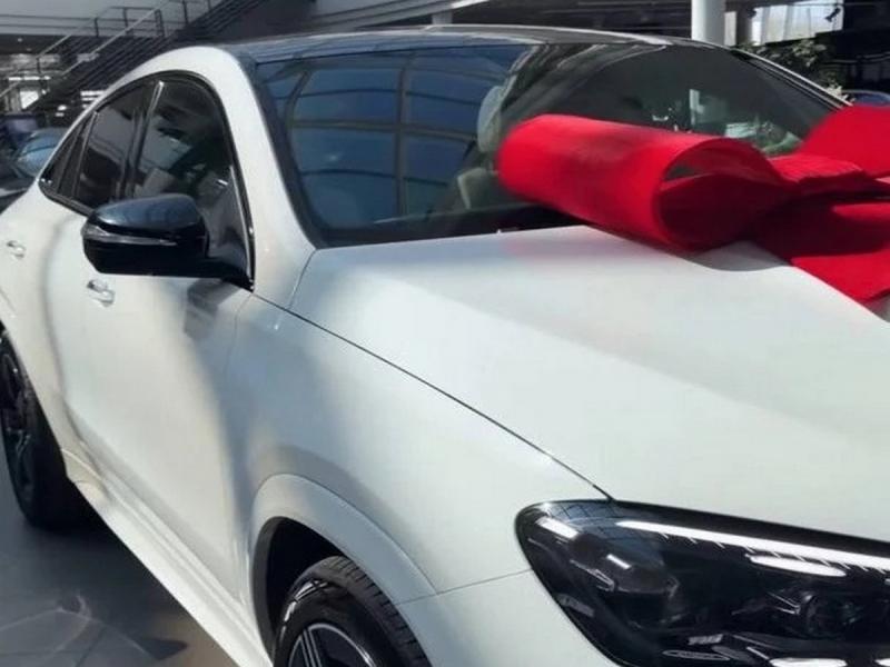 Мрія втілилася в життя: Ксенія Мішина продемонструвала вражаючу покупку вартістю п'ять мільйонів гривень.