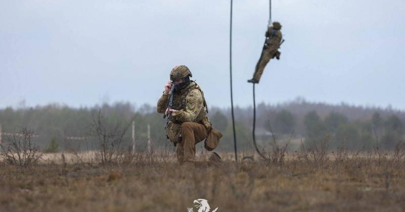 З початку доби противник здійснив 53 напади на позиції наших оборонних сил, - повідомляє Генеральний штаб.