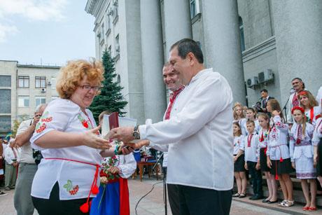 Видовищно, урочисто і з рекордами