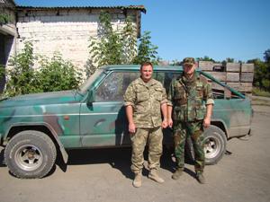 Удома – зі скринькою, на передовій – з автоматом