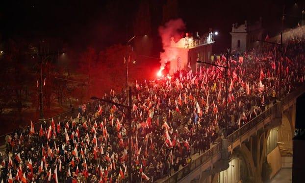 Марш, присвячений Дню незалежності, який відбувся у Варшаві, завершився без серйозних інцидентів, хоча було затримано кілька десятків осіб.