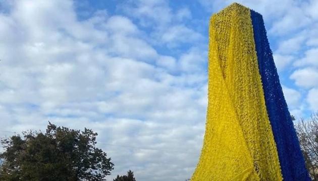 У Полтаві демонтуюють пам'ятник Петру I.