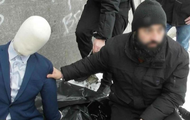Знищив понад десять життів. В Україні суд виніс довічний вирок іноземному маніякові.