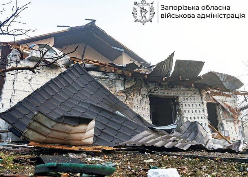 У Запорізькій обласній військовій адміністрації повідомили про артилерійські обстріли, які сталися в регіоні.