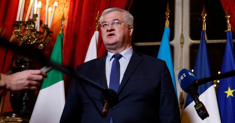 Очільник Міністерства закордонних справ України вирушає до Туреччини для участі в неформальній зустрічі міністрів країн НАТО.