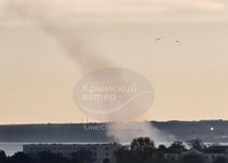 У Криму пролунали потужні вибухи в різних місцях.