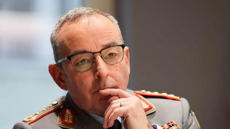 Міністр оборони Німеччини віддав наказ про термінове модернізацію збройних сил у зв'язку з потенційною загрозою з боку Росії, повідомляє Reuters.