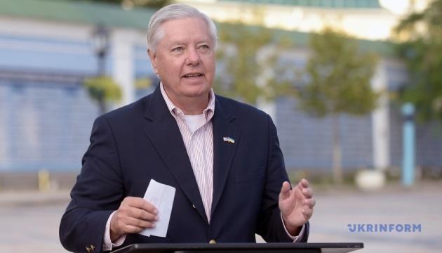 Сенатор Грем прогнозує, що до саміту G7 будуть введені нові санкції проти Росії.