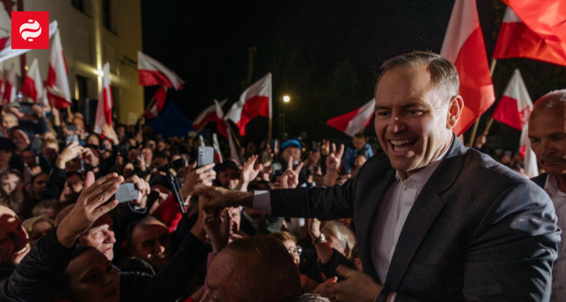 На президентських виборах у Польщі перемогу здобув Кароль Навроцький.