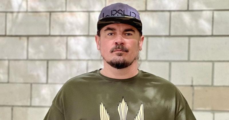Фагот з’явився на публіці зі своїм 14-річним сином, який виявився його точним відображенням, і розповів про святкування його завершення 9 класу.