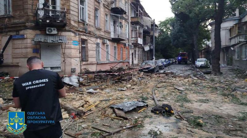 Нічна атака на Одесу: двоє загиблих, пошкодження пологового будинку, станції 