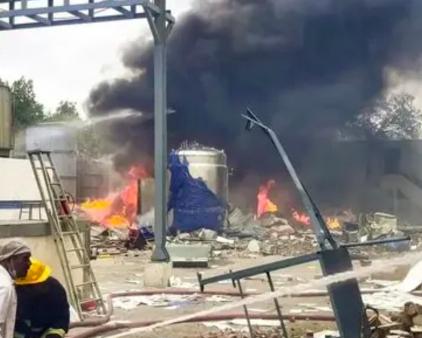 Внаслідок вибуху на хімічному заводі загинули 42 особи.