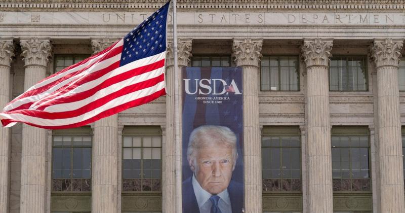 США призупиняють поставки певних типів озброєння Україні: Офіційна заява від Білого дому.