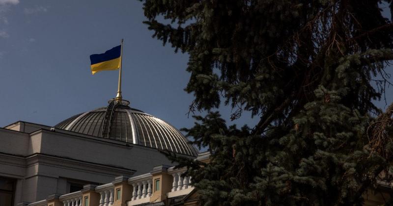 Верховна Рада розпочала канікули: народний депутат роз'яснив, що відбуватиметься після прийняття закону щодо НАБУ і САП.