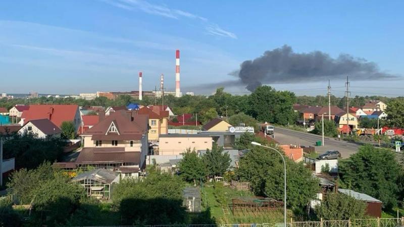 Безпілотники Служби безпеки України вразили підприємство з виробництва радіоелектроніки в Пензі, згідно з інформацією джерел.