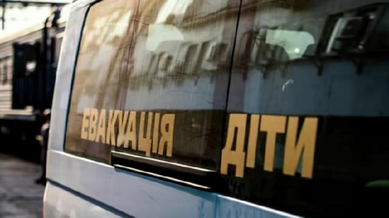 Оператор національної безпеки: У зоні конфлікту в Донецькій області знаходиться більше 20 тисяч мирних жителів, серед яких є й діти.
