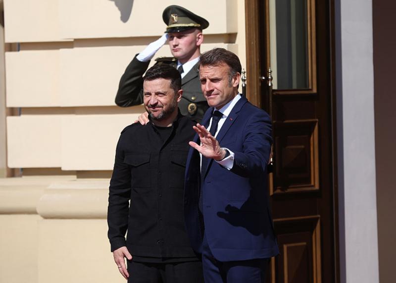 Зеленський та Макрон проаналізували стан дипломатичних відносин.