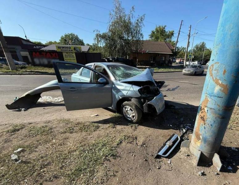 Смертельна аварія в Макіївці: водій загинув, підліток серед постраждалих - ФОТО.
