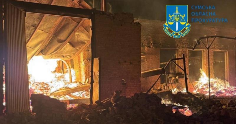 Прокуратура повідомила, що вночі Охтирка стала об'єктом атаки 15 безпілотників, внаслідок чого кількість постраждалих збільшилася.