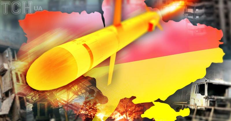 На Закарпатті пролунав ряд вибухів: Мукачево стало мішенню для атаки.