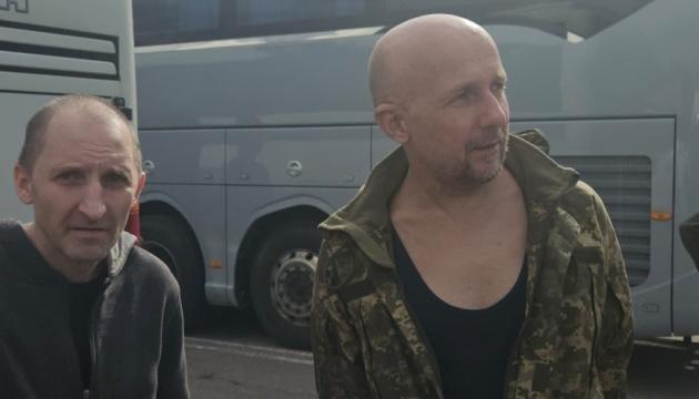 Восьмеро цивільних осіб повернулися додому з російського полону, повідомляє Координаційний штаб.