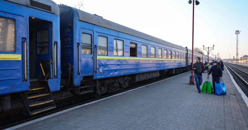 Смертельний напад на залізничний вокзал у Шостці: повідомляють про жертву (сенсаційні фото)