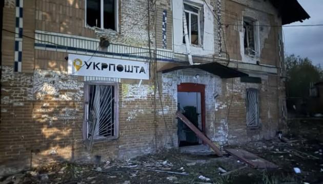 У ніч на 22 рази загарбники атакували Степанівку на Сумщині, використовуючи дрони 