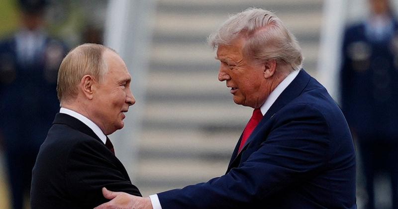 Трамп висловив намір обговорити з Путіним питання постачання ракет Tomahawk для України.
