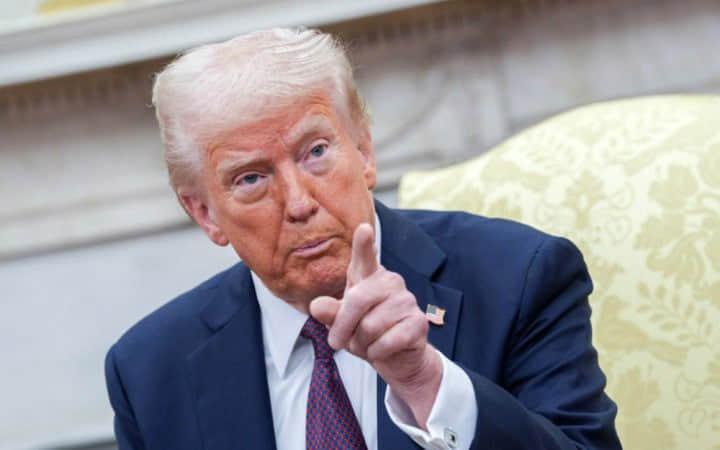 Трамп попередив Путіна про можливість постачання Україні ракет Tomahawk, якщо конфлікт не буде вирішено.