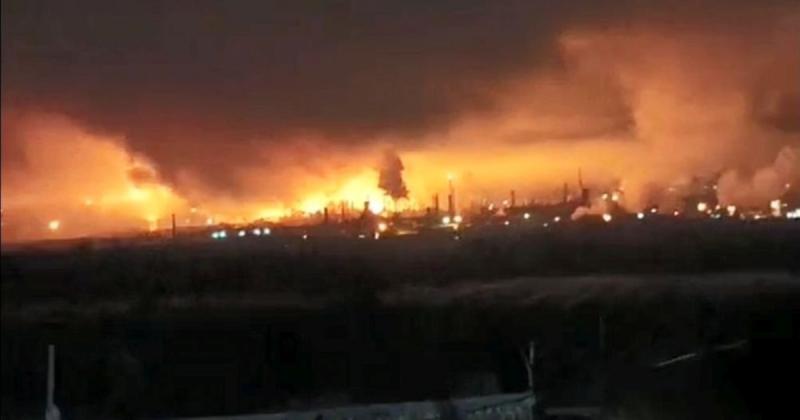 У Росії було атаковано три промислові підприємства, а більше десяти аеропортів припинили свою роботу.