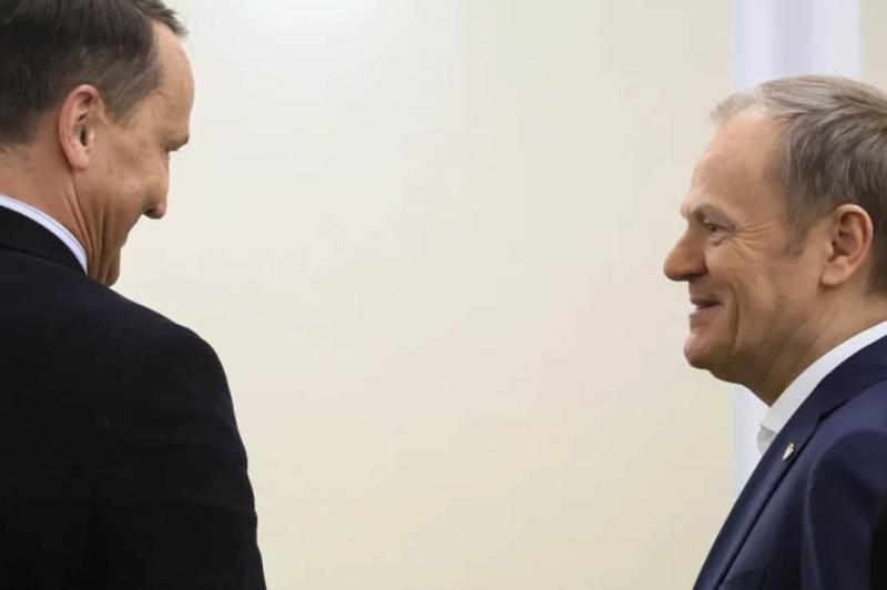 Більшість громадян Польщі виступають проти заміни Туска на Сікорського.