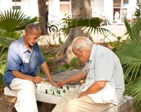 Як дожити до ста років: три основні звички для довгого життя.