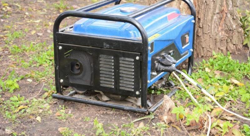 Українці отримуватимуть винагороду за підключення генераторів до веж зв'язку: яка сума може бути отримана?