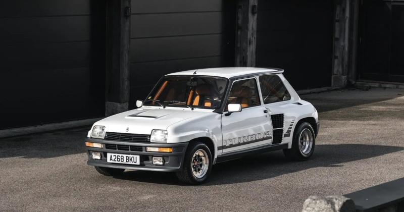 Старовинний Renault 5 1984 року був проданий за astonishing $116,700. Яке ж це авто? Ось його зображення.