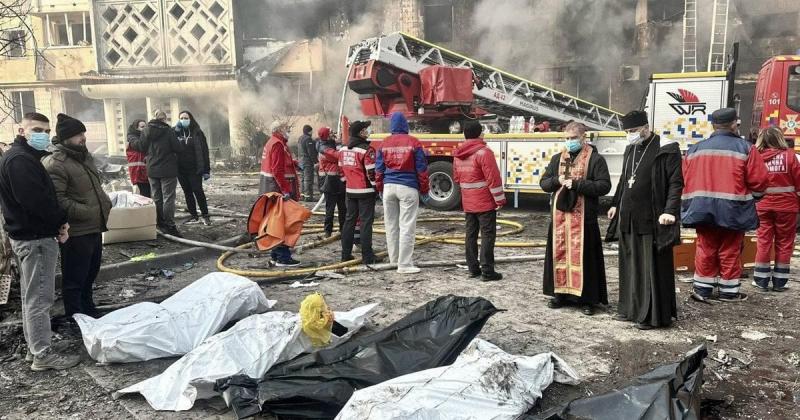 У Тернополі трагічно загинули 19 осіб, серед яких троє дітей, внаслідок пожежі, повідомляє Міністерство внутрішніх справ.