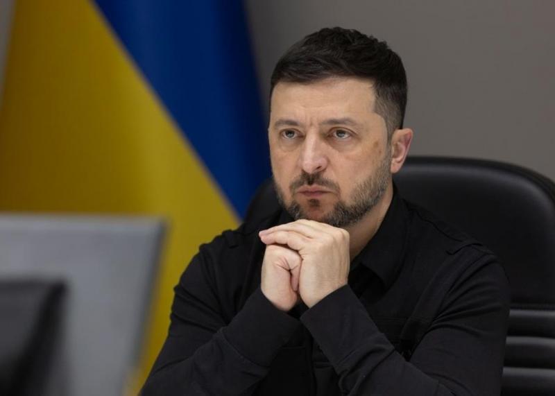 Зеленський проведе зустріч з депутатами фракції Слуга народу.