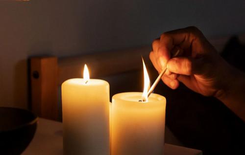 Чому в деяких регіонах світло завжди присутнє, а в інших панує темрява? Відповідь 