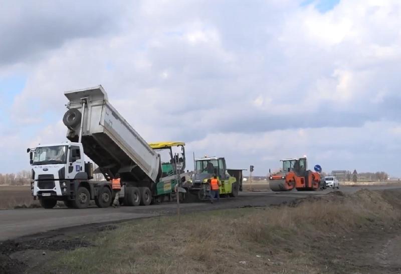 Обмеження автомобільного руху в Чернівцях: українців інформують про дні, коли дороги будуть закриті.
