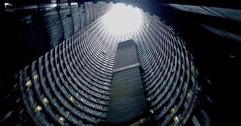 У цих спорудах не можна ставити в кут: найпопулярніші будівлі незвичайної архітектури в Україні (фото)