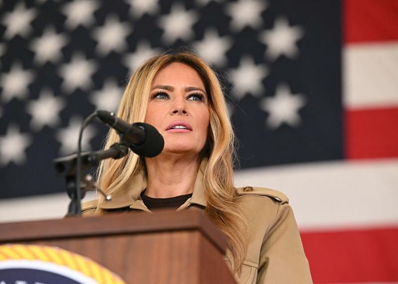 Возвращение детей: Мелания Трамп выступила с официальным комментарием.