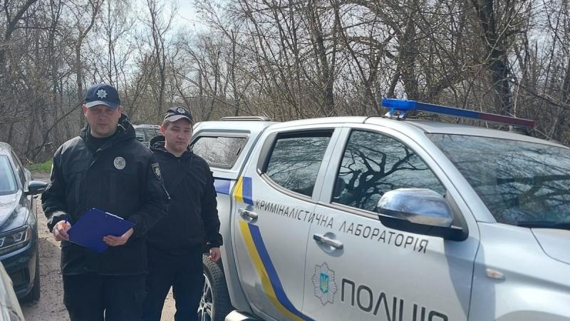 Внаслідок вибуху в Дарницькому районі Києва отримав травми один з поліцейських, повідомляє Національна поліція.
