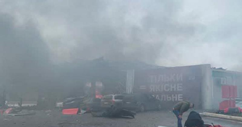 Російський безпілотник здійснив напад на автозаправну станцію в Харківській області, внаслідок чого є поранені.