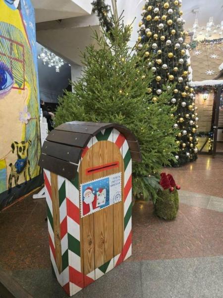 У харківському метро функціонує служба Святого Миколая.