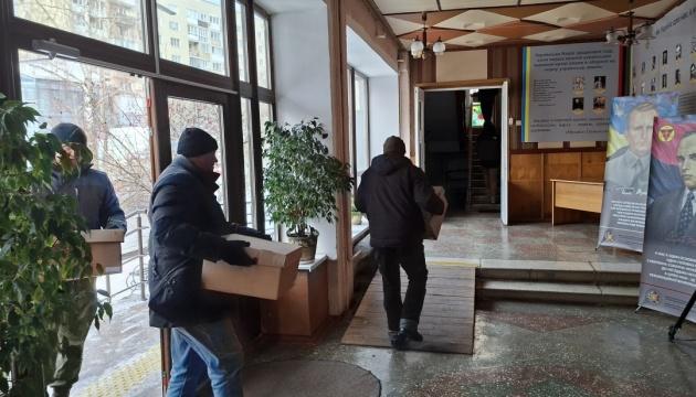 У Тернопільському музеї з'явилися нові експонати, які надійшли від української діаспори в Канаді, а також з колекцій видатних представників ОУН.